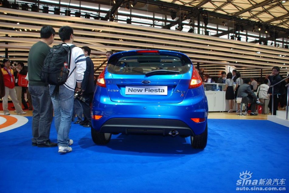 福特新嘉年华两厢