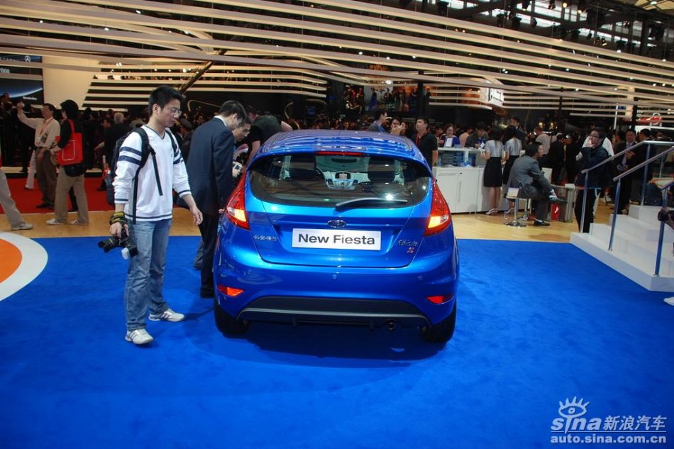 福特新嘉年华两厢