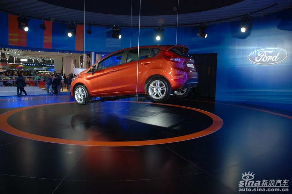 福特新嘉年华两厢