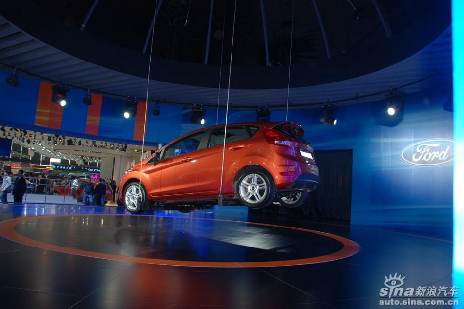 福特新嘉年华两厢