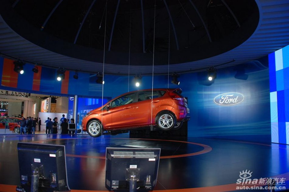 福特新嘉年华两厢