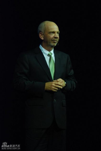 长安福特销售公司总经理何骏杰致辞