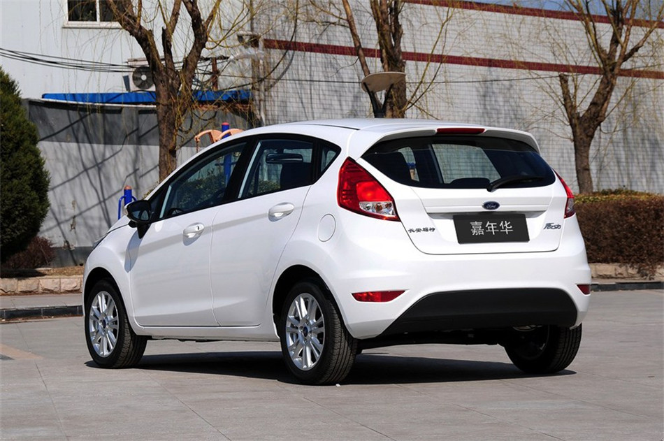 两厢 2013款 1.5L AT 品尚型 外观