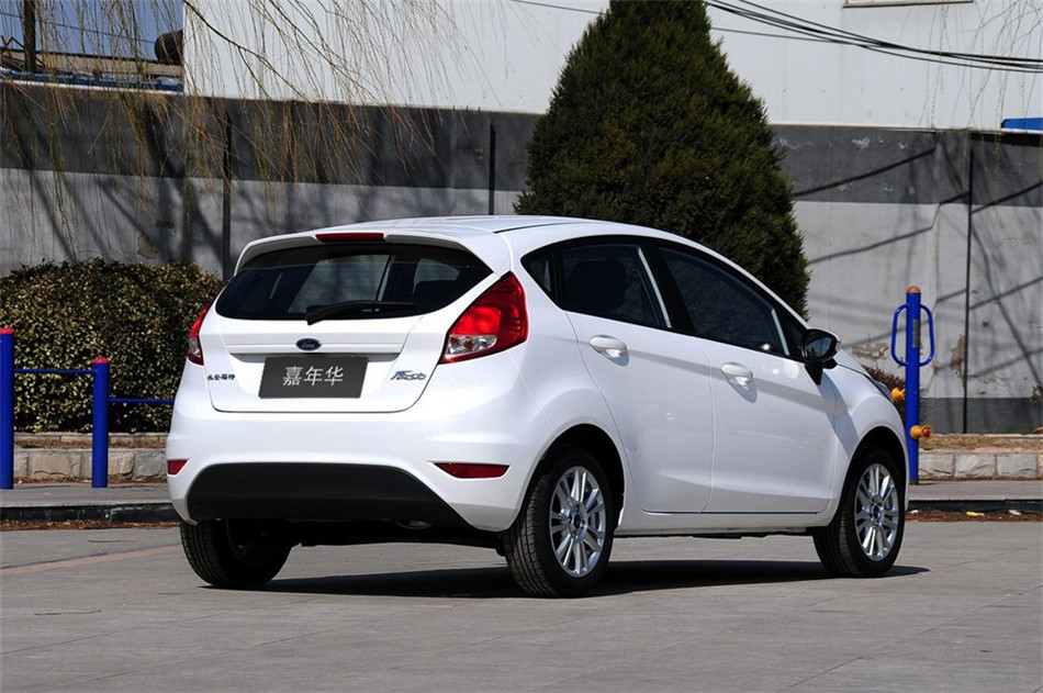 两厢 2013款 1.5L AT 品尚型 外观