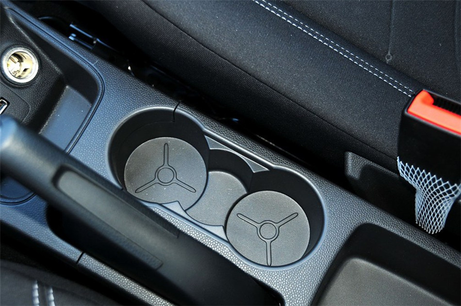 两厢 2013款 1.5L AT 品尚型 内饰