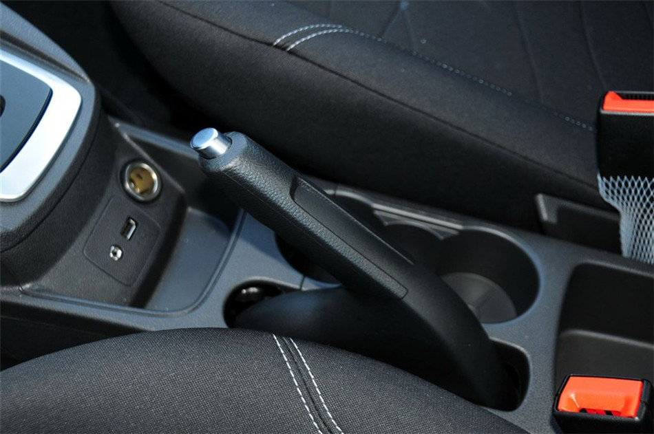 两厢 2013款 1.5L AT 品尚型 内饰