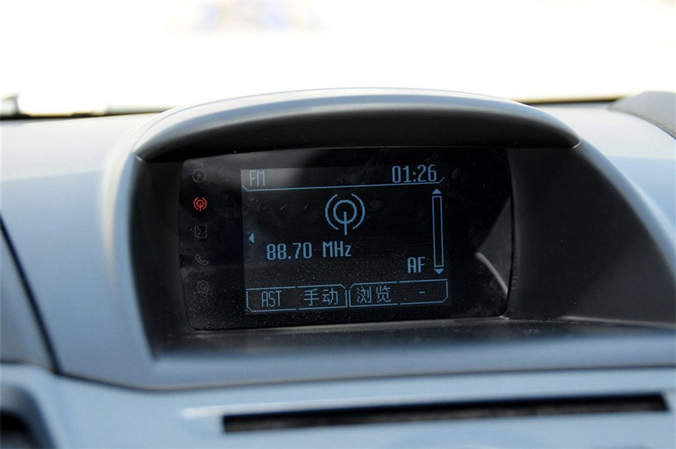 两厢 2013款 1.5L AT 品尚型 内饰