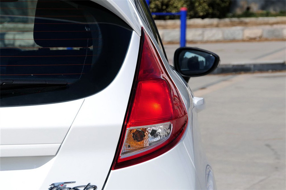 两厢 2013款 1.5L AT 品尚型 其他