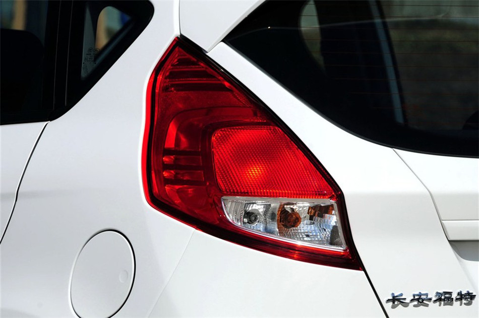 两厢 2013款 1.5L AT 品尚型 其他