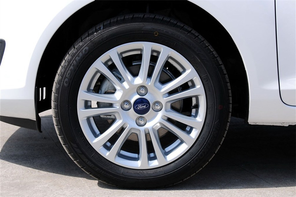 两厢 2013款 1.5L AT 品尚型 其他