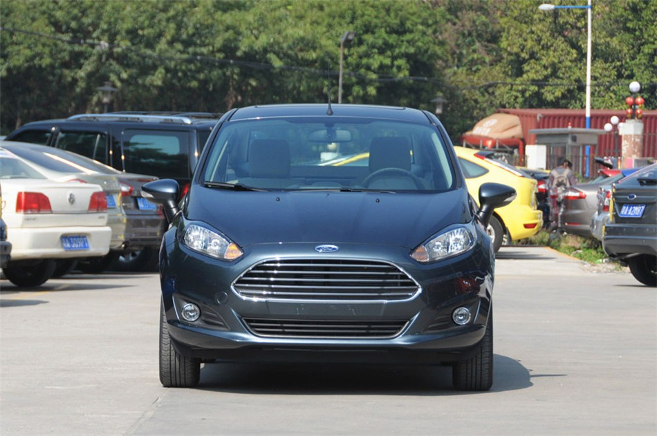 三厢 2013款 1.5L AT 品尚型 外观