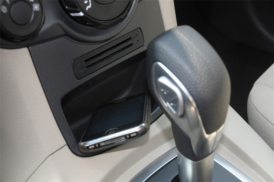 三厢 2013款 1.5L AT 品尚型 内饰