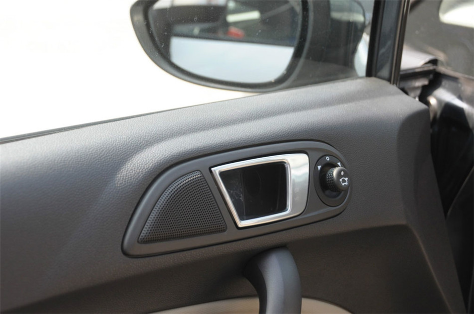 三厢 2013款 1.5L AT 品尚型 座椅空间