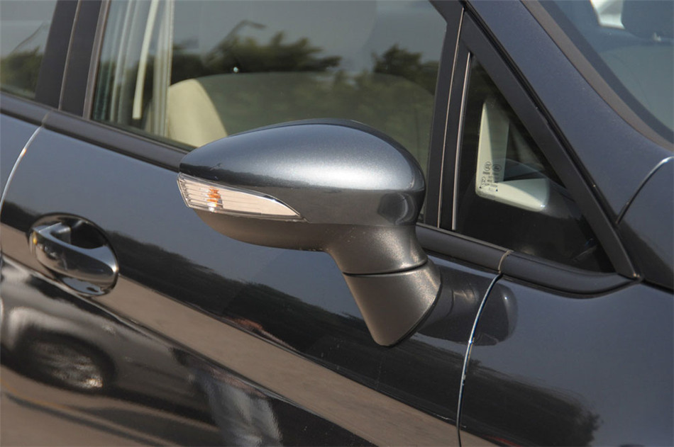 三厢 2013款 1.5L AT 品尚型 其他