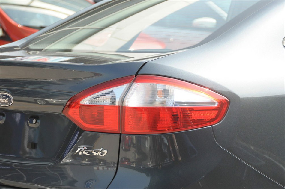 三厢 2013款 1.5L AT 品尚型 其他