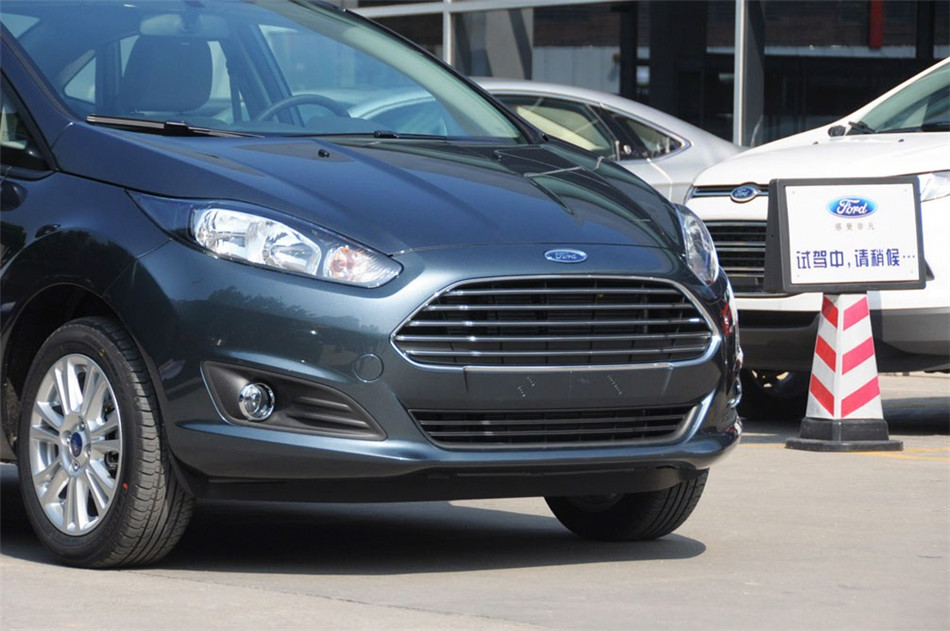 三厢 2013款 1.5L AT 品尚型 其他