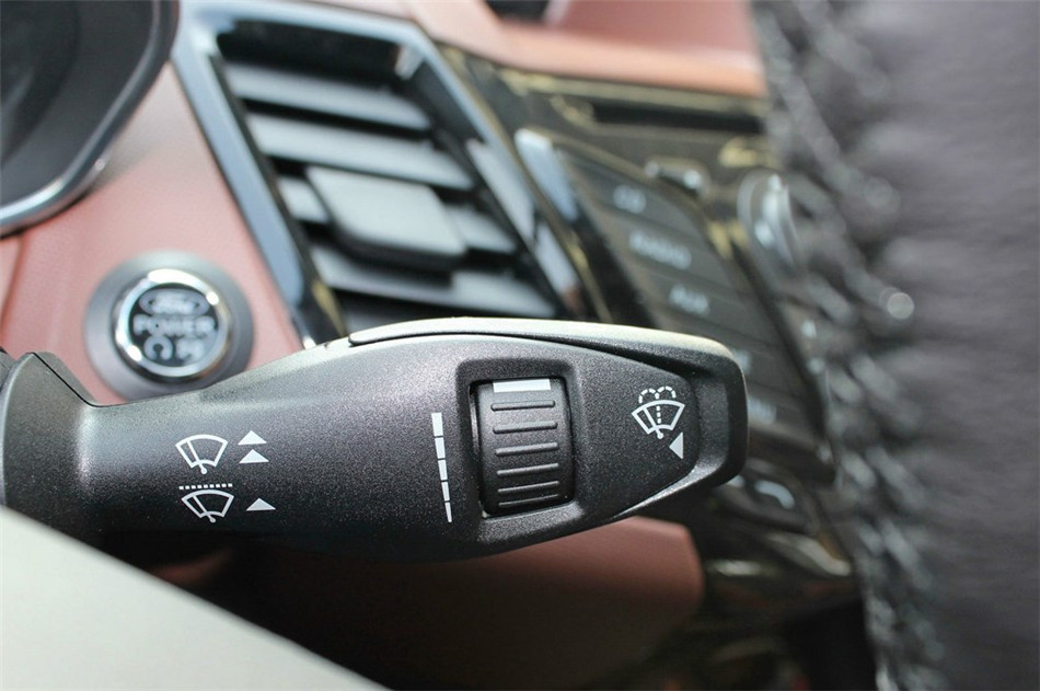 嘉年华 两厢 2014款 1.0T GTDi AT 劲动型 内饰