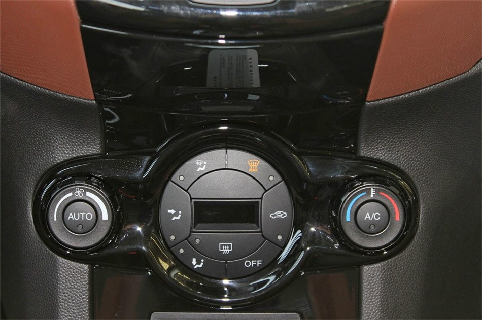 嘉年华 两厢 2014款 1.0T GTDi AT 劲动型 内饰