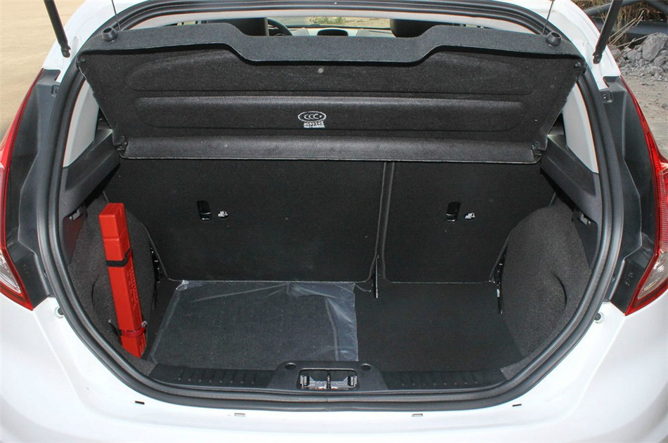 嘉年华 两厢 2014款 1.0T GTDi AT 劲动型 座椅空间