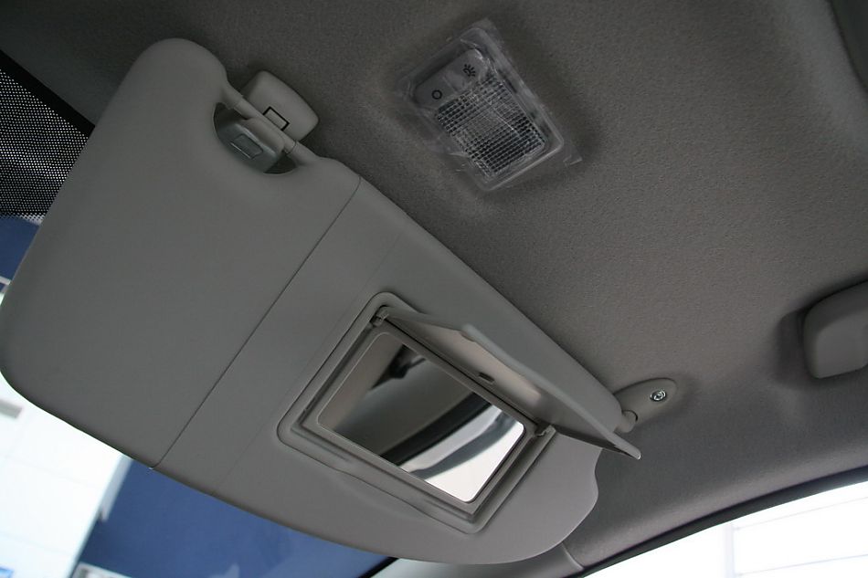 长安福特07款三厢福克斯内饰