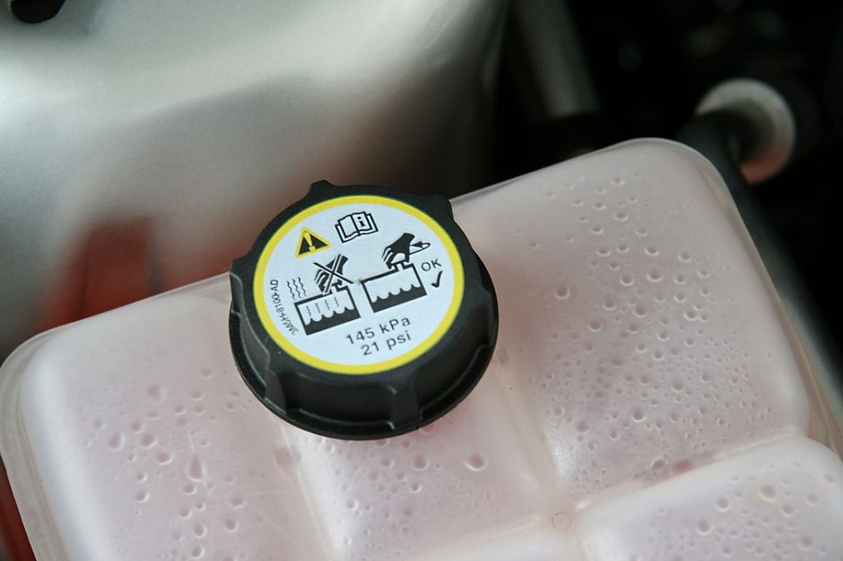 长安福特07款三厢福克斯发动机