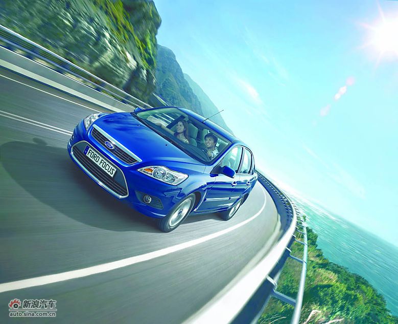 2011款福克斯三厢资料图