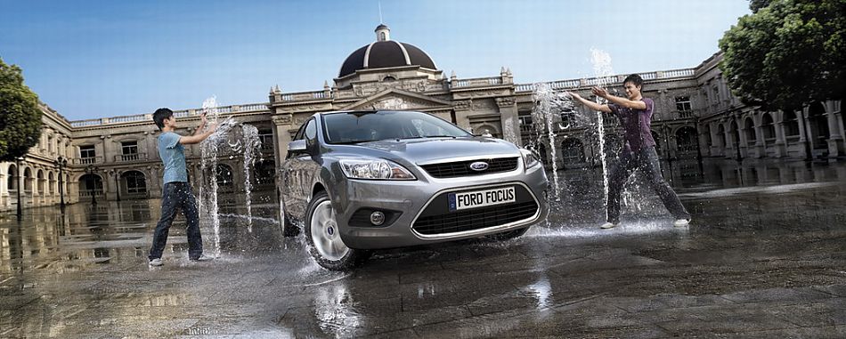 09款三厢福克斯外观