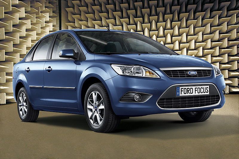 09款三厢福克斯外观