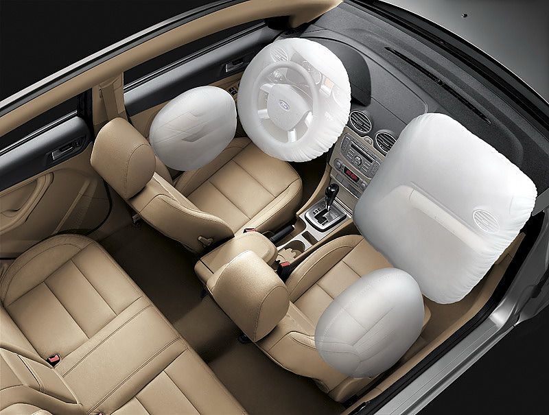 09款三厢福克斯内饰