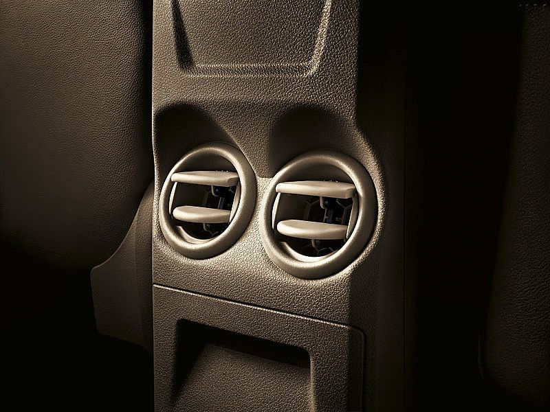 09款三厢福克斯内饰