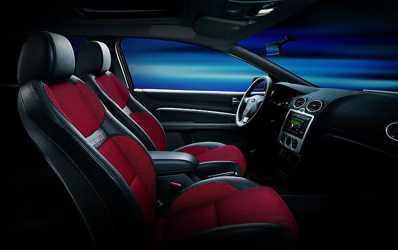 福克斯三厢运动版