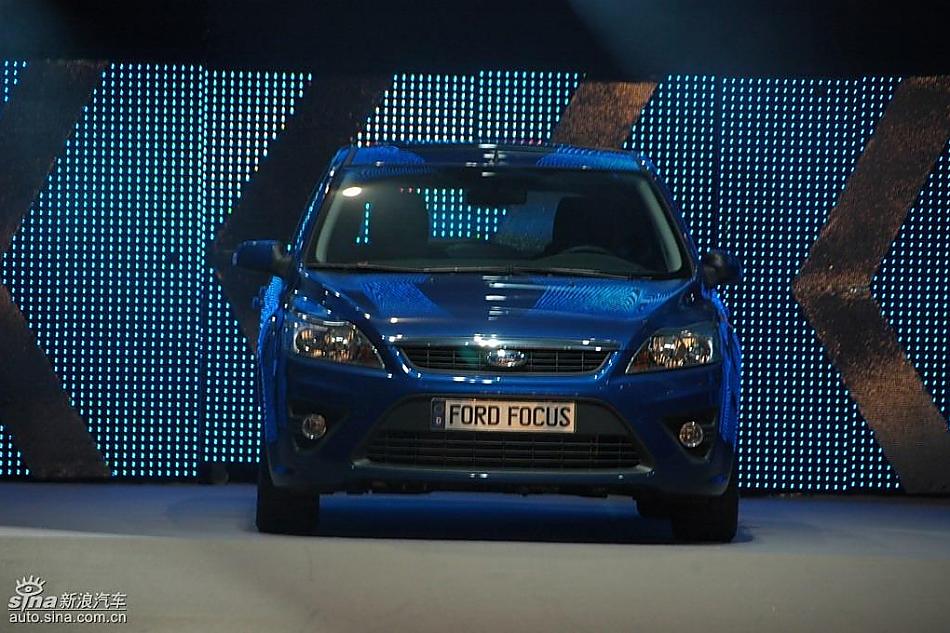 新款福克斯上市现场三厢福克斯