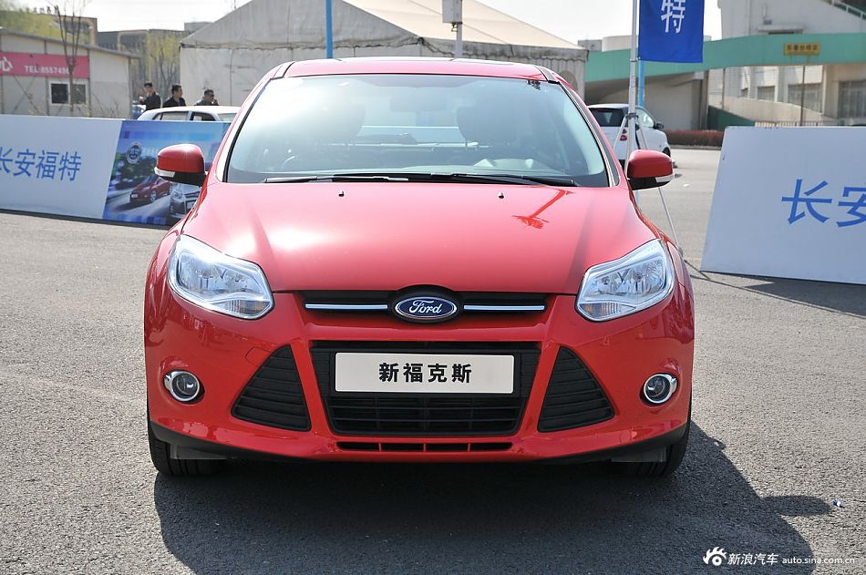 2012款福特新福克斯