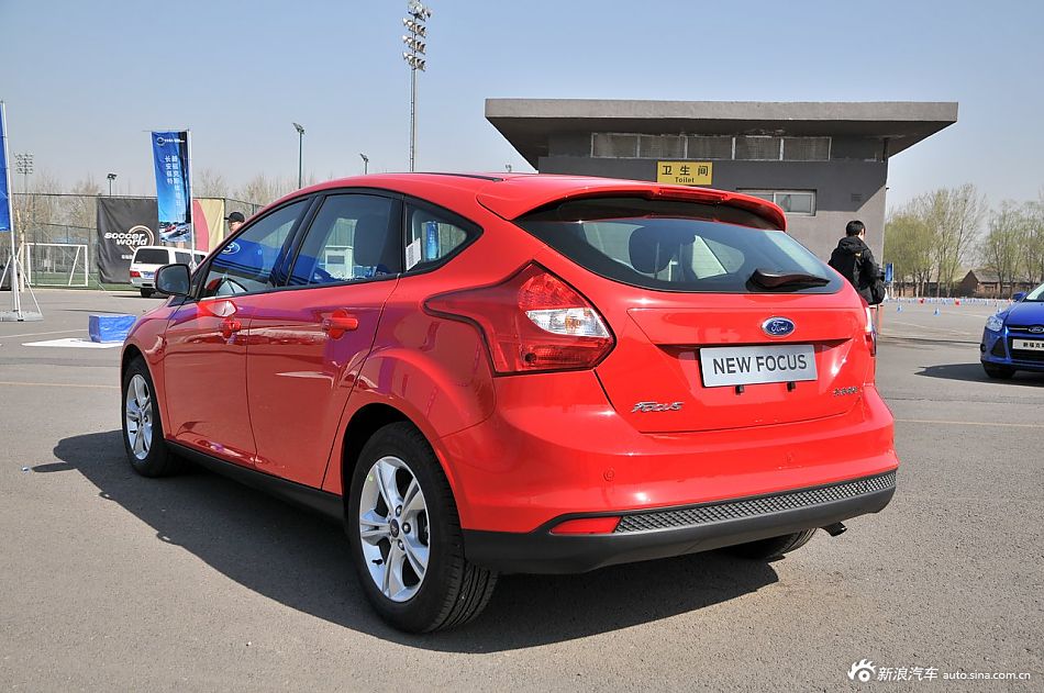 2012款福特新福克斯