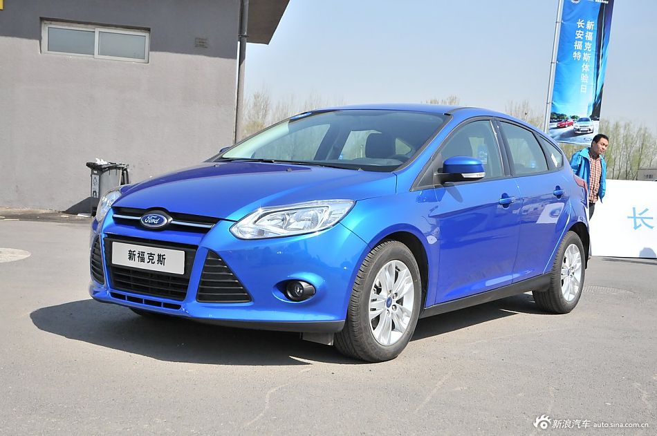 2012款福特新福克斯