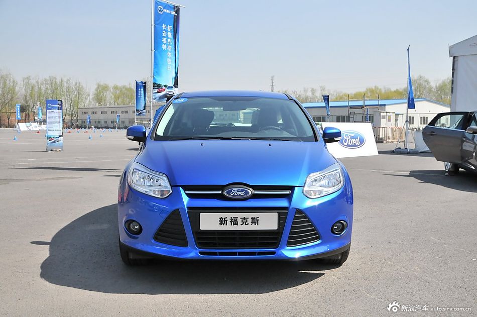 2012款福特新福克斯