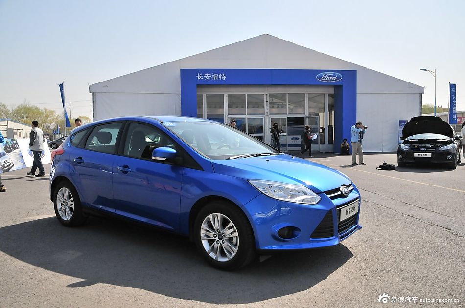 2012款福特新福克斯