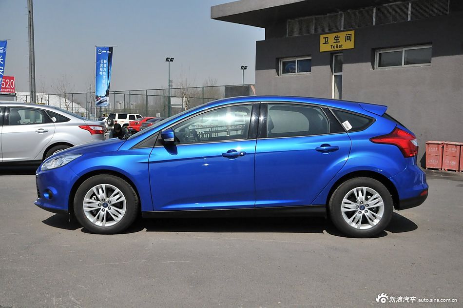 2012款福特新福克斯