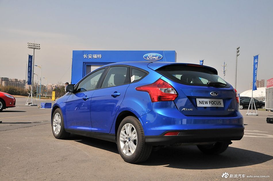 2012款福特新福克斯