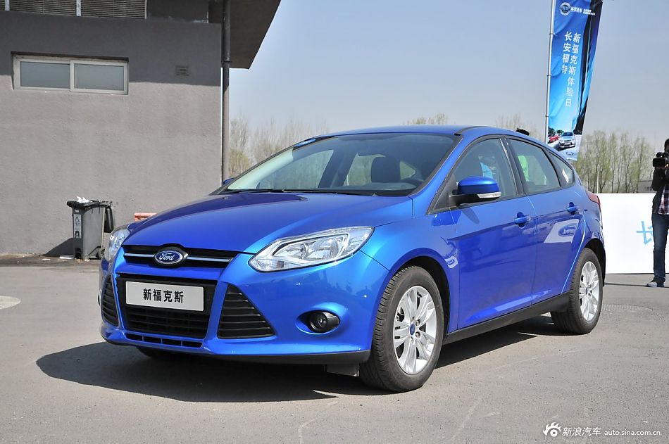 2012款福特新福克斯