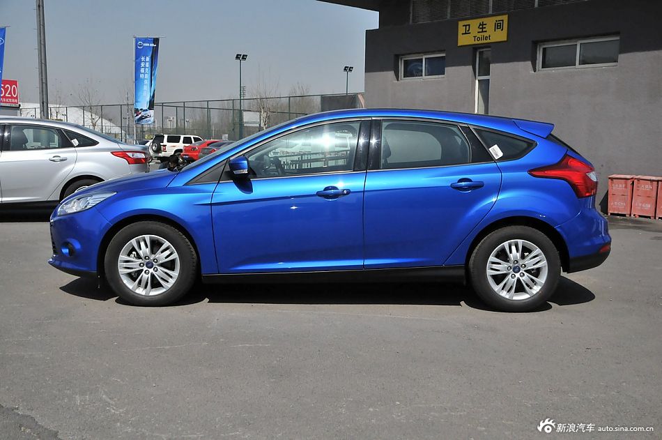 2012款福特新福克斯