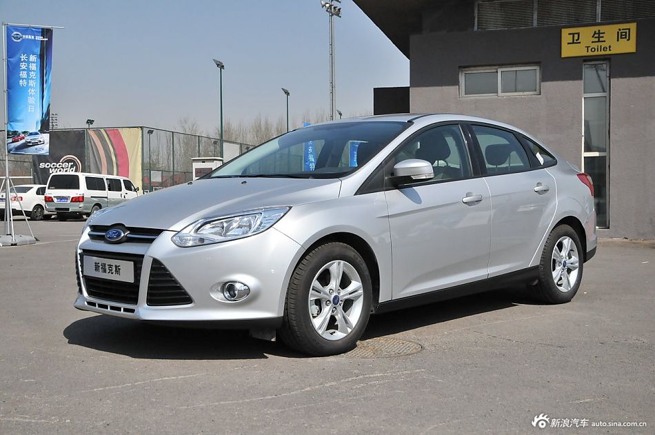 2012款福特新福克斯