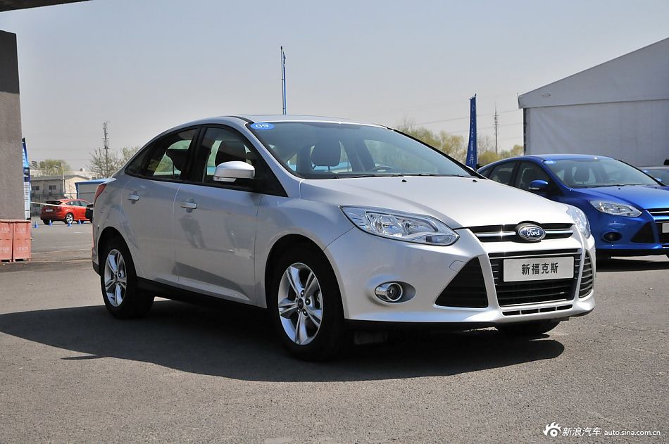 2012款福特新福克斯