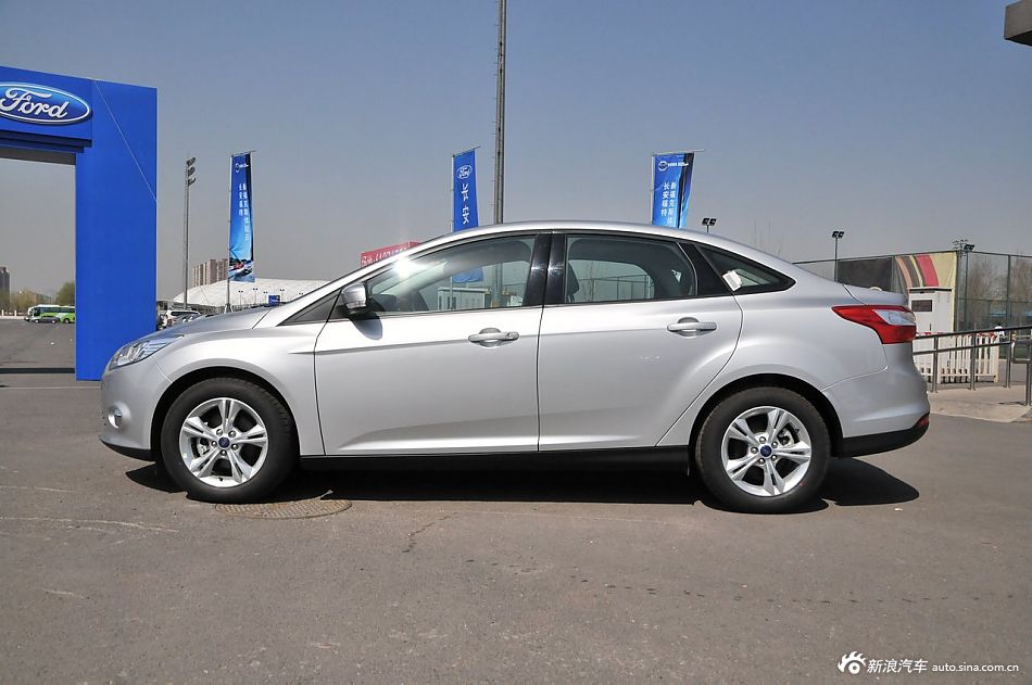 2012款福特新福克斯