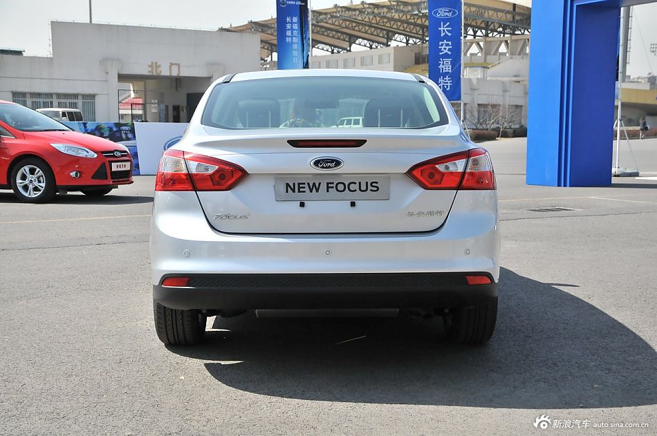 2012款福特新福克斯