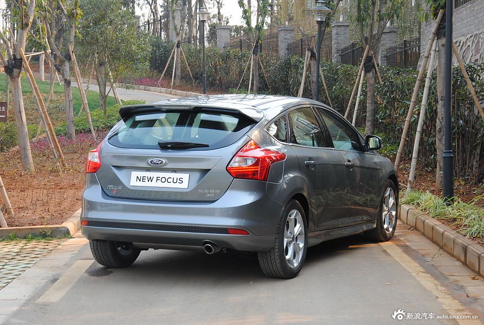 2012款福克斯两厢外观及细节