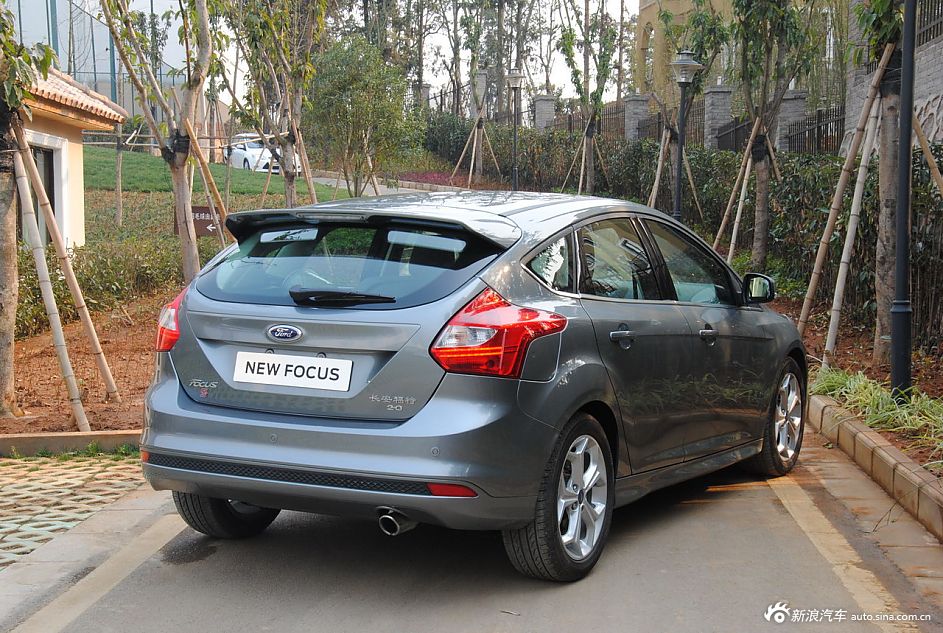 2012款福克斯两厢外观及细节