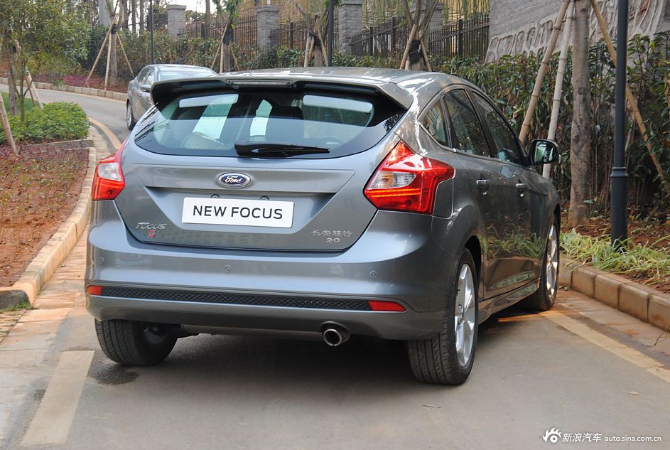 2012款福克斯两厢外观及细节