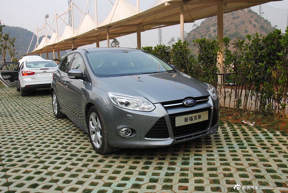 2012款福克斯两厢外观及细节