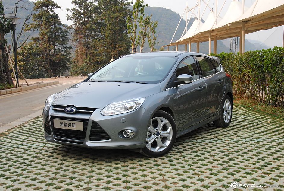 2012款福克斯两厢外观及细节